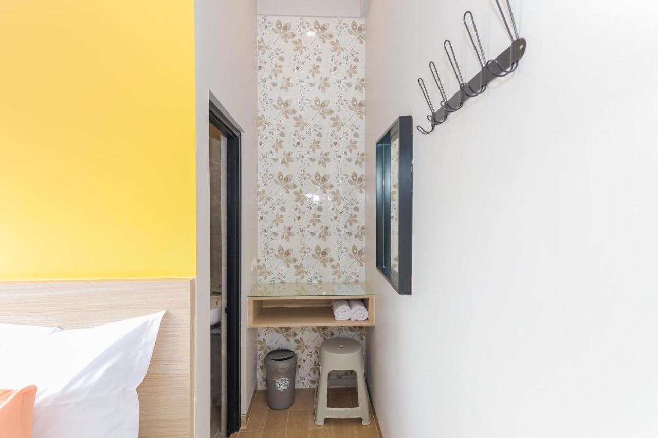 Sans Hotel Clover Ace Surabaya By Reddoorz Bagian luar foto